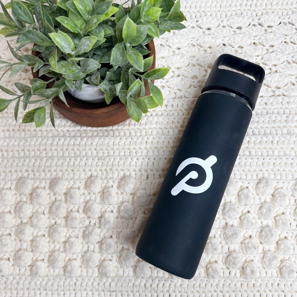 PELOTON Workout Glass Water Bottle with Lid Silicone Sleeve Black Logo